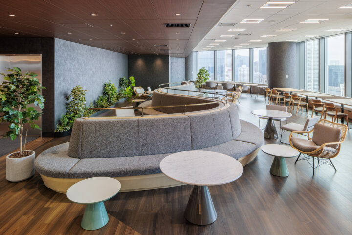 K-DINING（カフェテリア客席）